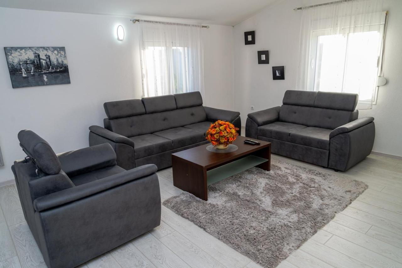 Apartman Mona Podgorica Ngoại thất bức ảnh